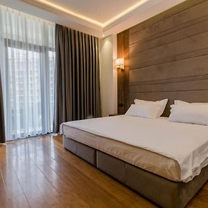 Zimmer mit Kingsize-Bett
